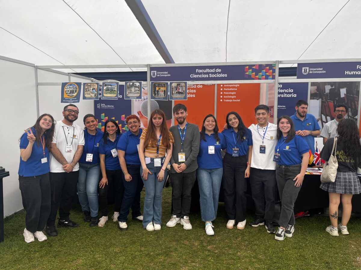 Con gran cantidad de público Sociales UdeC marcó presencia en la Feria ...