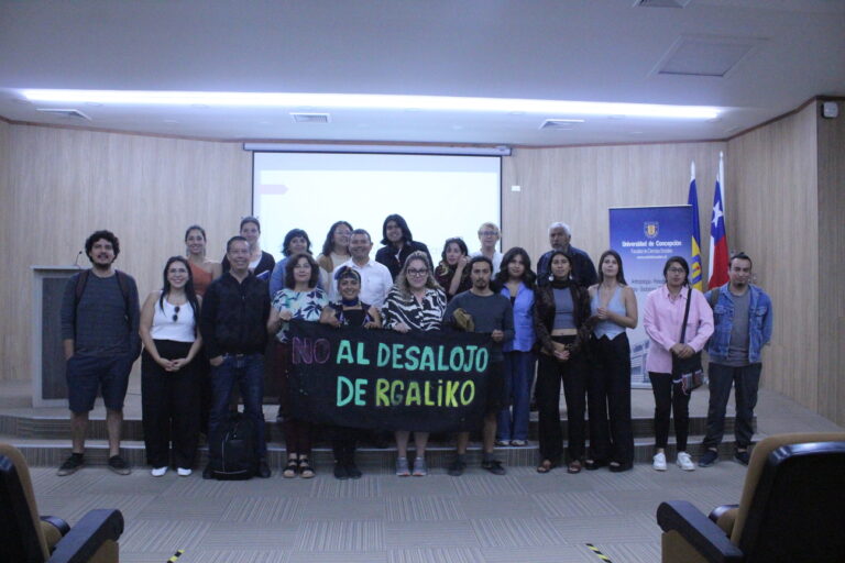 Conferencia sobre ecofeminismos reúne saberes académicos y situados en Escuela de Verano UdeC