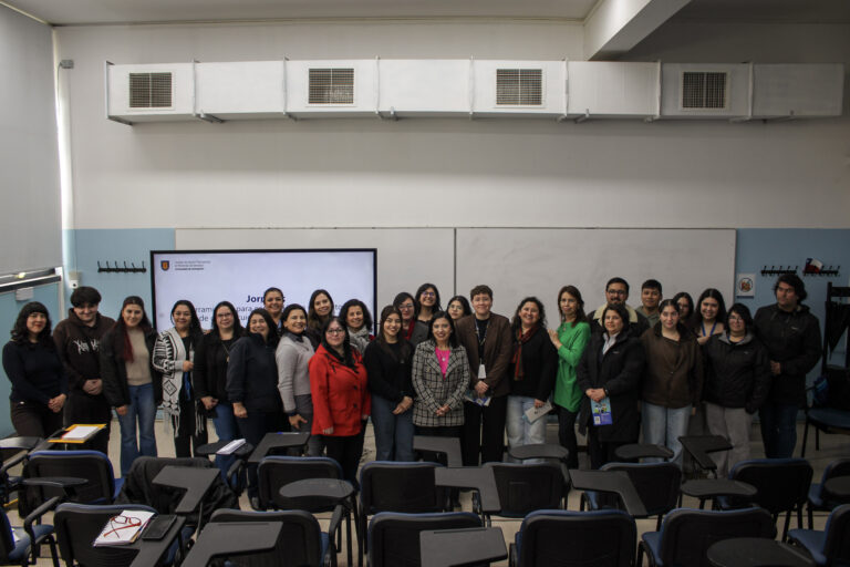 Comunidad de la Facultad de Ciencias Sociales participó en taller sobre contención y cuidado en situaciones de crisis
