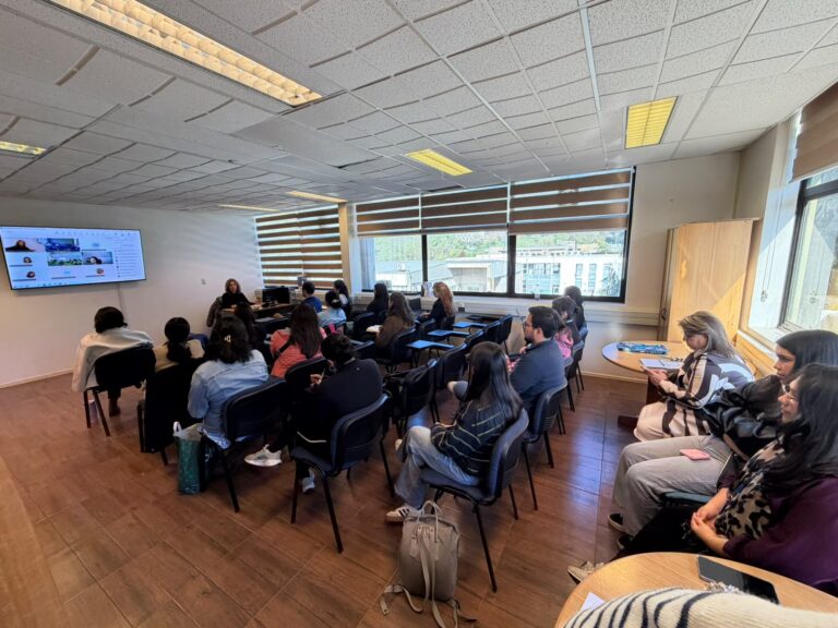 Conversatorio abordó el enfoque situacional y su aporte a la intervención profesional en Trabajo Social
