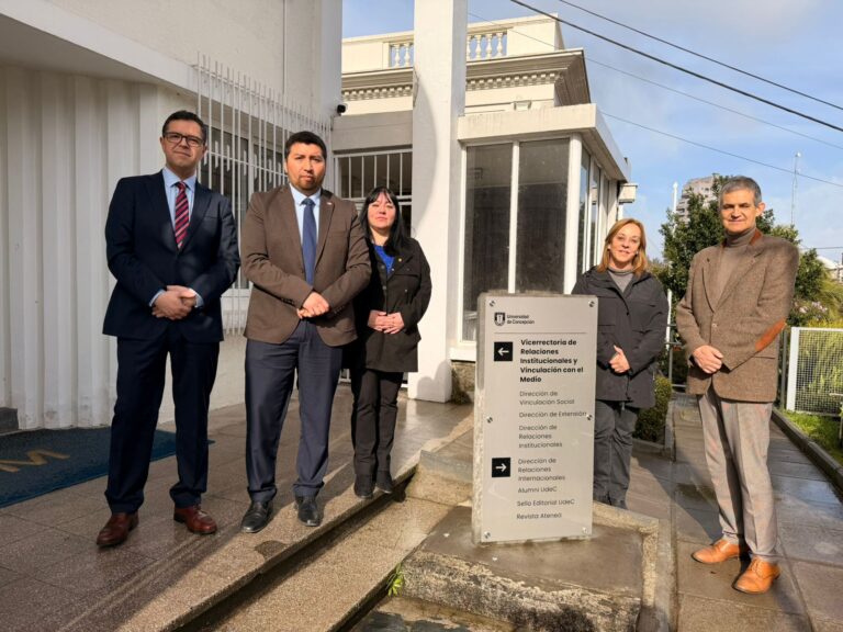 Departamento de Trabajo Social proyecta nuevas líneas de colaboración con Seremi de Desarrollo Social y Familia