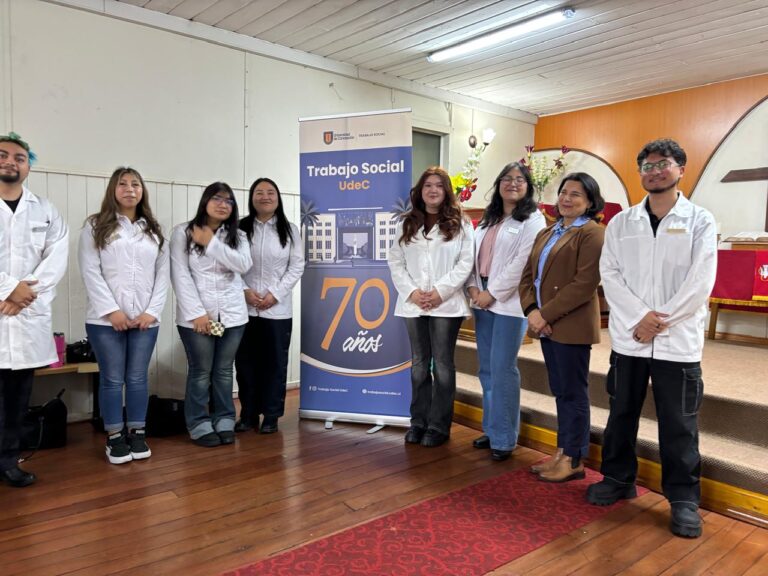 Estudiantes de Trabajo Social UdeC desarrollaron taller sobre uso de pantallas en la infancia junto a familias de centro de práctica